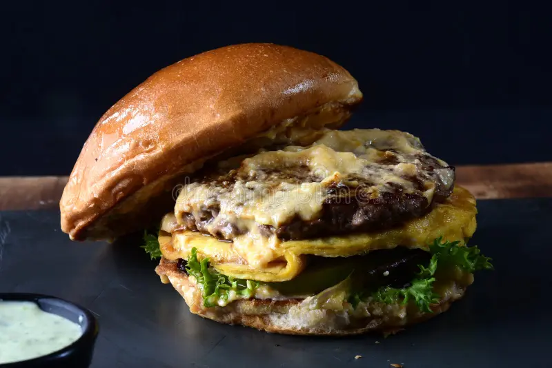 Burger Gà Giòn Cay
