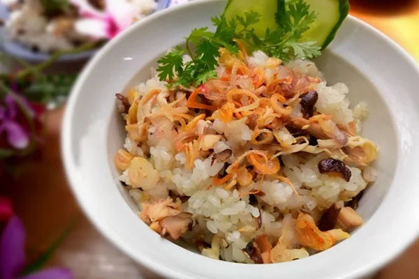 Xôi Xéo Gà Xé Nấm Hương