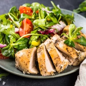 Salad Ức Gà Áp Chảo Xốt Mè Rang